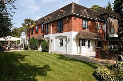 фото отеля Innkeeper's Lodge Godalming