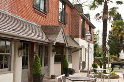фото отеля Innkeeper's Lodge Godalming