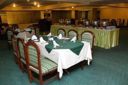 фото отеля Hotel Crown Inn Karachi