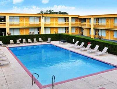 фото отеля Econo Lodge Conroe The Woodlands