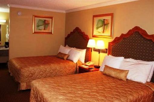 фото отеля Econo Lodge Conroe The Woodlands