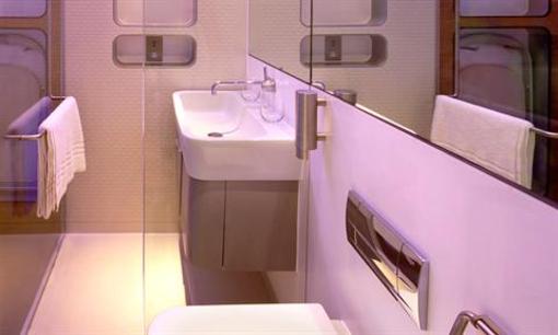 фото отеля Yotel Schiphol Hotel Amsterdam