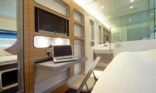 фото отеля Yotel Schiphol Hotel Amsterdam