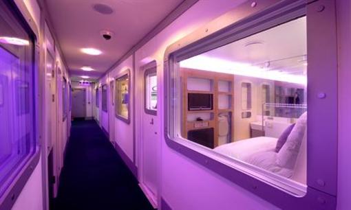 фото отеля Yotel Schiphol Hotel Amsterdam
