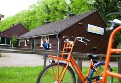 фото отеля Stayokay Utrecht - Bunnik
