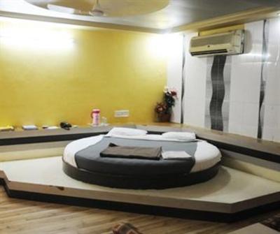 фото отеля Hotel Neelkanth Paradise Ahmedabad