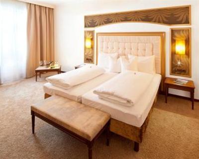 фото отеля BEST WESTERN PLUS Hotel Goldener Adler