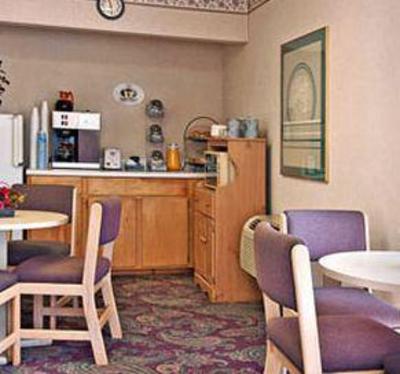 фото отеля Super 8 Kinston