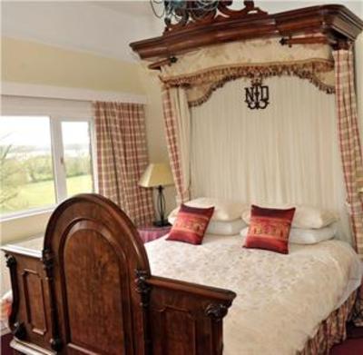 фото отеля Lough Owel Lodge