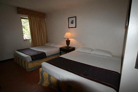 фото отеля Subic Bay Travelers Hotel