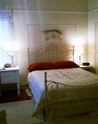 фото отеля Burgundy Lane Bed & Breakfast