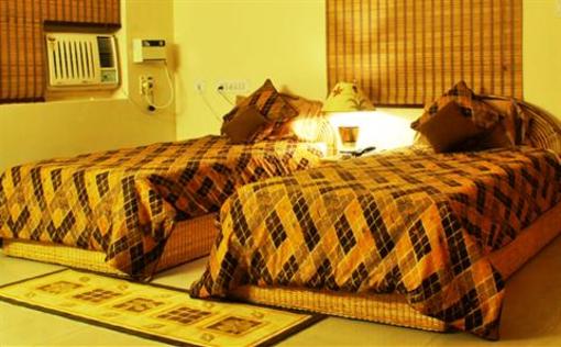 фото отеля Nakshatra - Chrompet Hotel