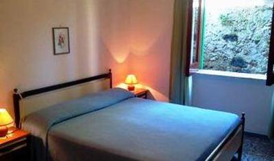фото отеля Paradise Island Hostel