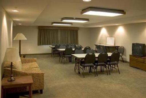 фото отеля AmericInn Lodge & Suites Charlevoix