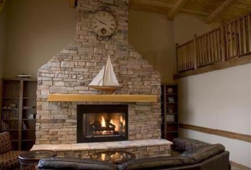 фото отеля AmericInn Lodge & Suites Charlevoix