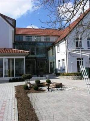 фото отеля Gruner Baum Hotel Krumbach