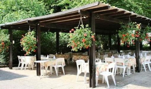 фото отеля Hotel Doubs Rivage Charette-Varennes