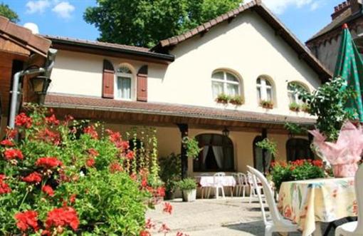 фото отеля Hotel Doubs Rivage Charette-Varennes