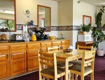 фото отеля Super 8 Motel Williams Lake