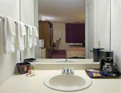 фото отеля Super 8 Motel Navasota