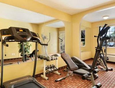 фото отеля Lake Charles Inn and Suites