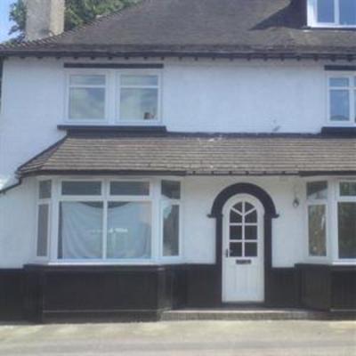 фото отеля Three Bridges Bed and Breakfast Crawley