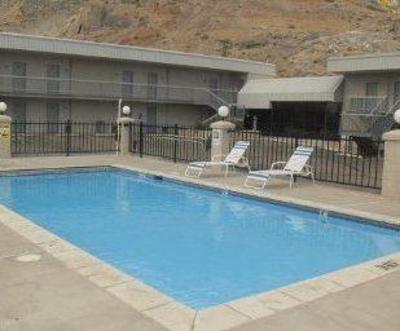 фото отеля Super 8 Wendover