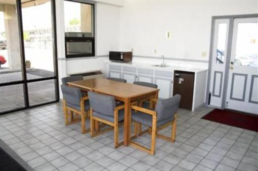 фото отеля Super 8 Wendover