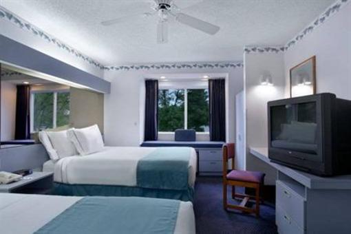 фото отеля Mt. Pleasant Inn & Suites