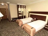 Tilmen Hotel
