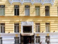 Hotel Carlton Opera