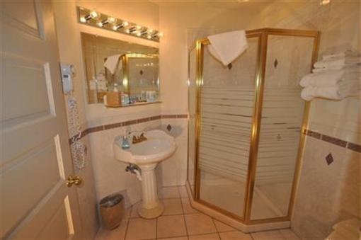 фото отеля After Eight Bed & Breakfast