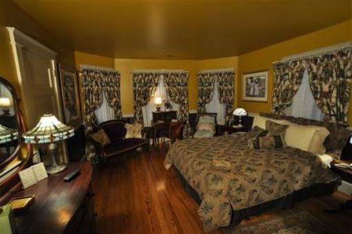 фото отеля After Eight Bed & Breakfast