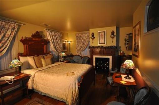 фото отеля After Eight Bed & Breakfast
