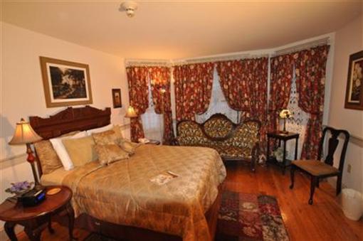 фото отеля After Eight Bed & Breakfast