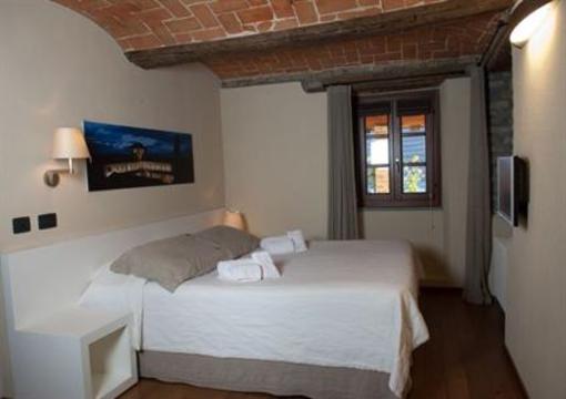 фото отеля I Tre Poggi Farm Holidays Canelli