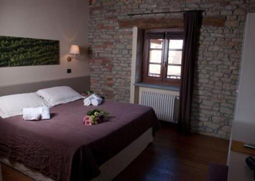 фото отеля I Tre Poggi Farm Holidays Canelli