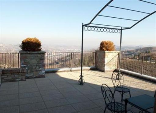 фото отеля I Tre Poggi Farm Holidays Canelli