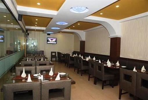 фото отеля Hotel Crown Royale