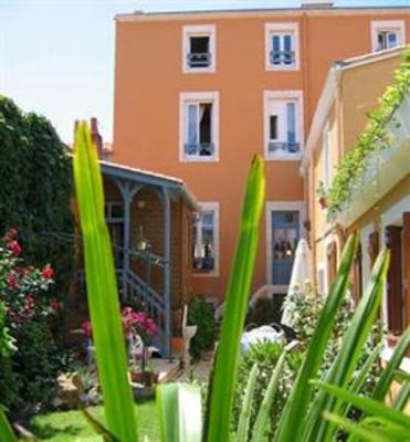 фото отеля Hotel de La Tour Les Sables-d'Olonne