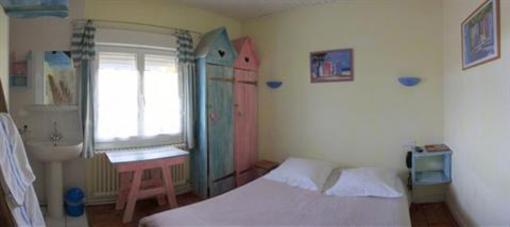 фото отеля Hotel de La Tour Les Sables-d'Olonne
