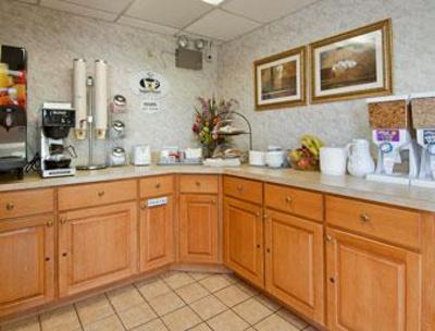 фото отеля Super 8 Motel Burlington (North Carolina)
