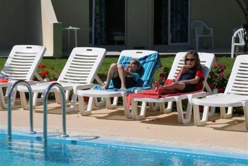 фото отеля Paras Beach Apartments