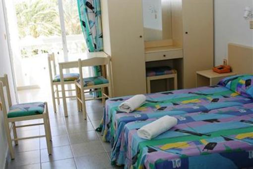 фото отеля Paras Beach Apartments