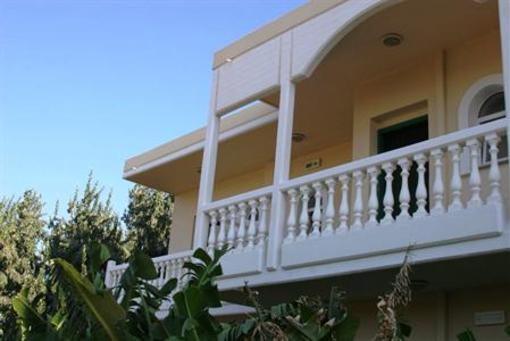 фото отеля Paras Beach Apartments