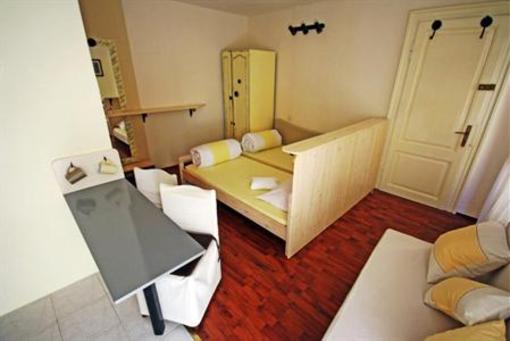 фото отеля Apartments Cecilia