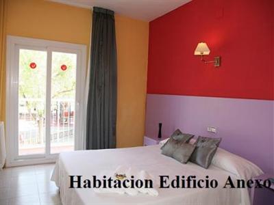 фото отеля Hostal Teide Llucmajor