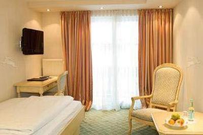 фото отеля Kur- und Sporthotel Hirsch