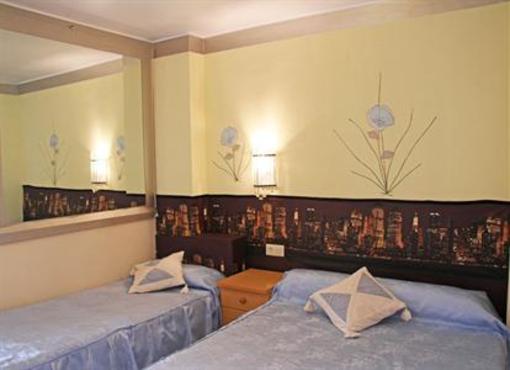 фото отеля Hostal Agusti San Carlos De La Rapita