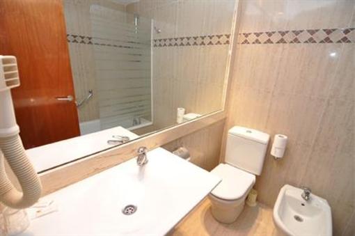 фото отеля Apartamentos Roses.net - Roses Centre